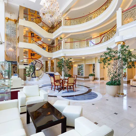 ホテル マズルカ 4*