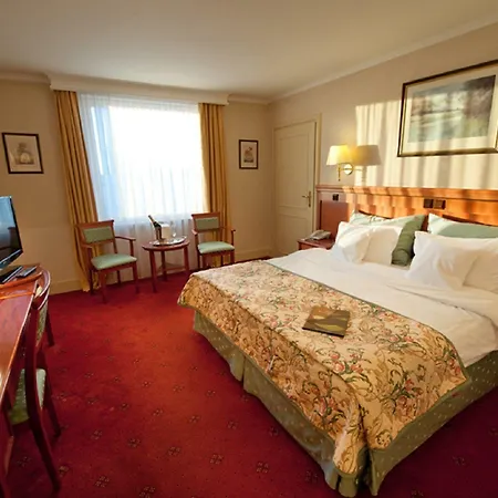 マズルカ ホテル オジャルフ・マゾビエツキ