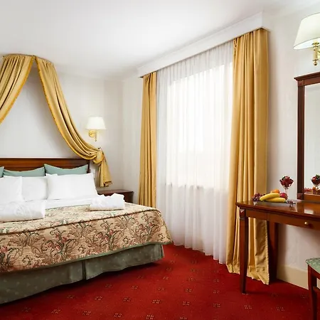 Mazurkas 4* Ożarów Mazowiecki